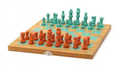 WOODEN CHESS AND DRAUGHTS RETRO